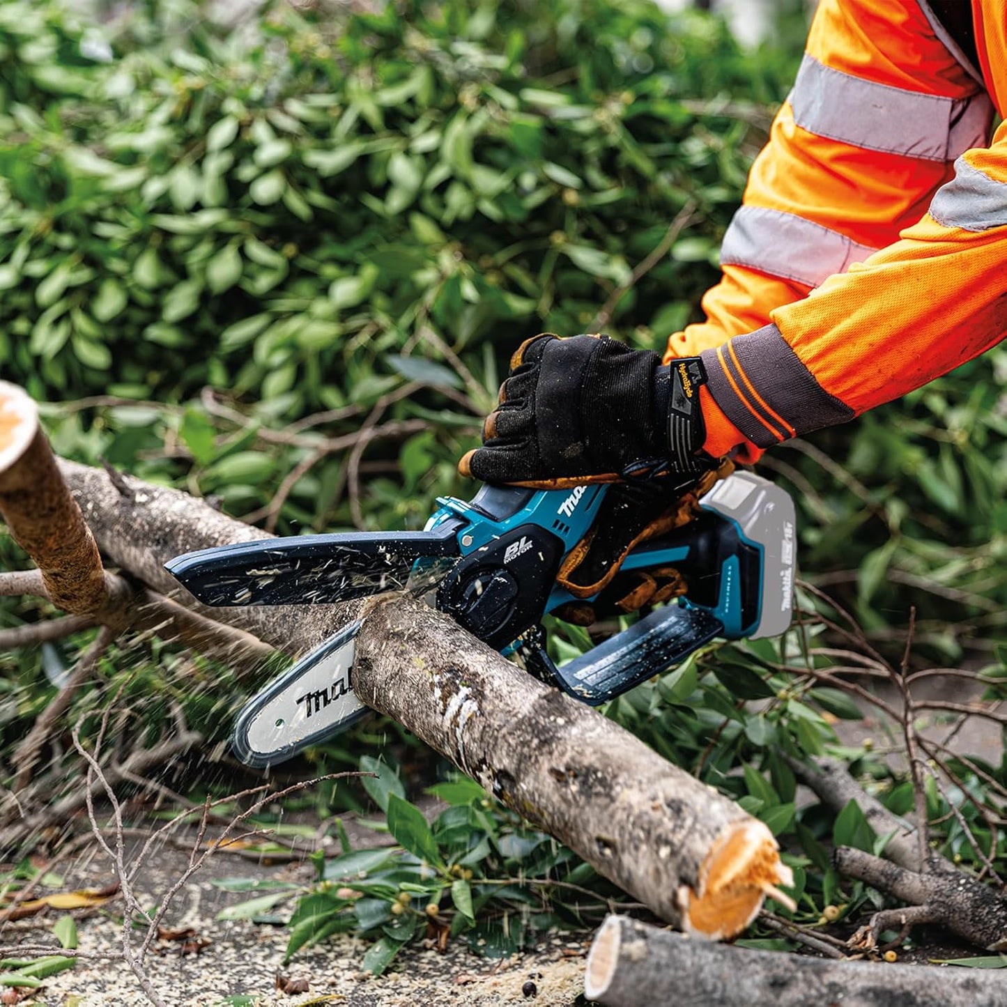 Makita DUC150Z 18V Brushless Cordless 150mm Pruning Saw – Battery and Charger Sold Separately.